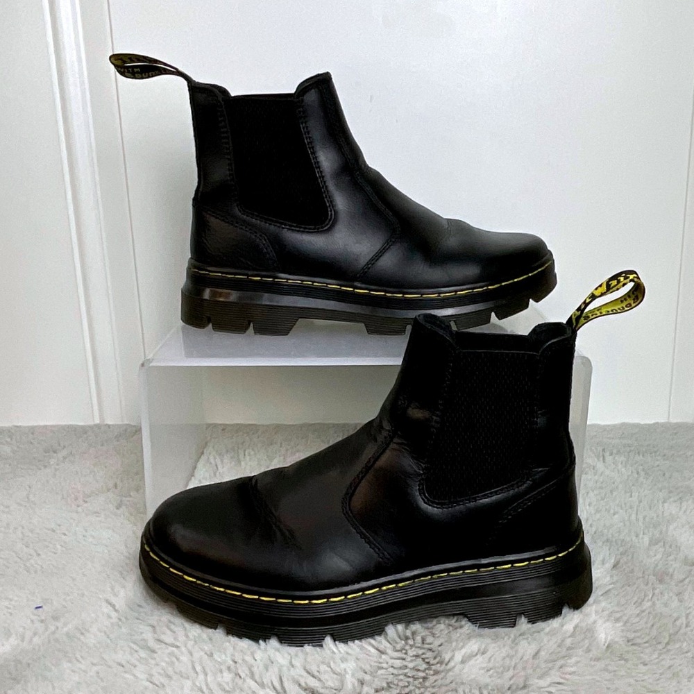 Dr. Martens Embury Leather Casual Chelsea Boots. US 8L/7M
